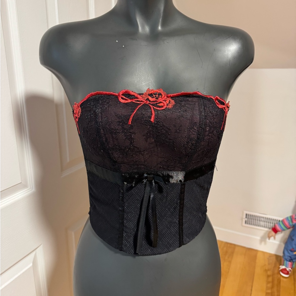 Elegant Black and Red Lace Bustier